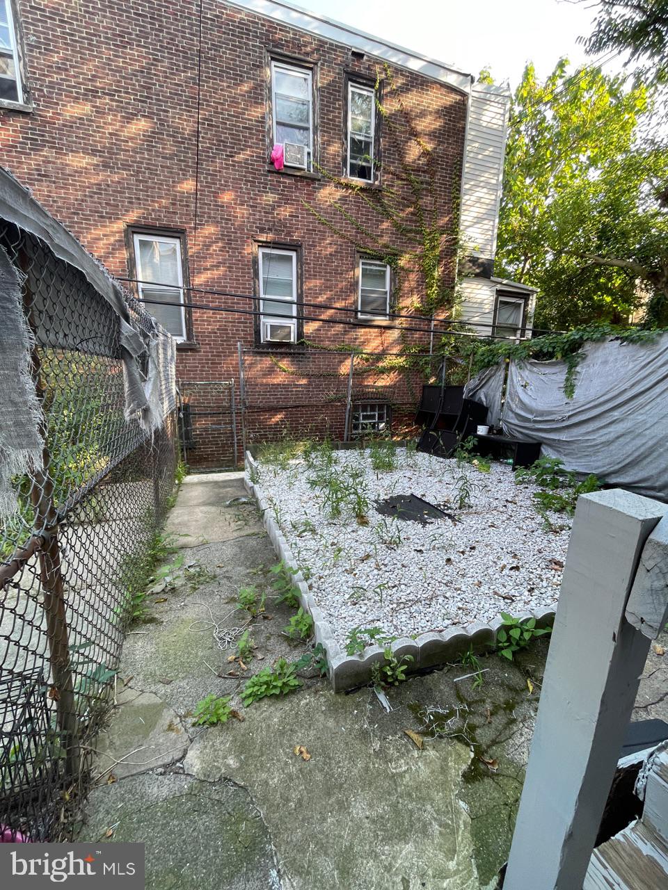 LOGAN - Residential Lease