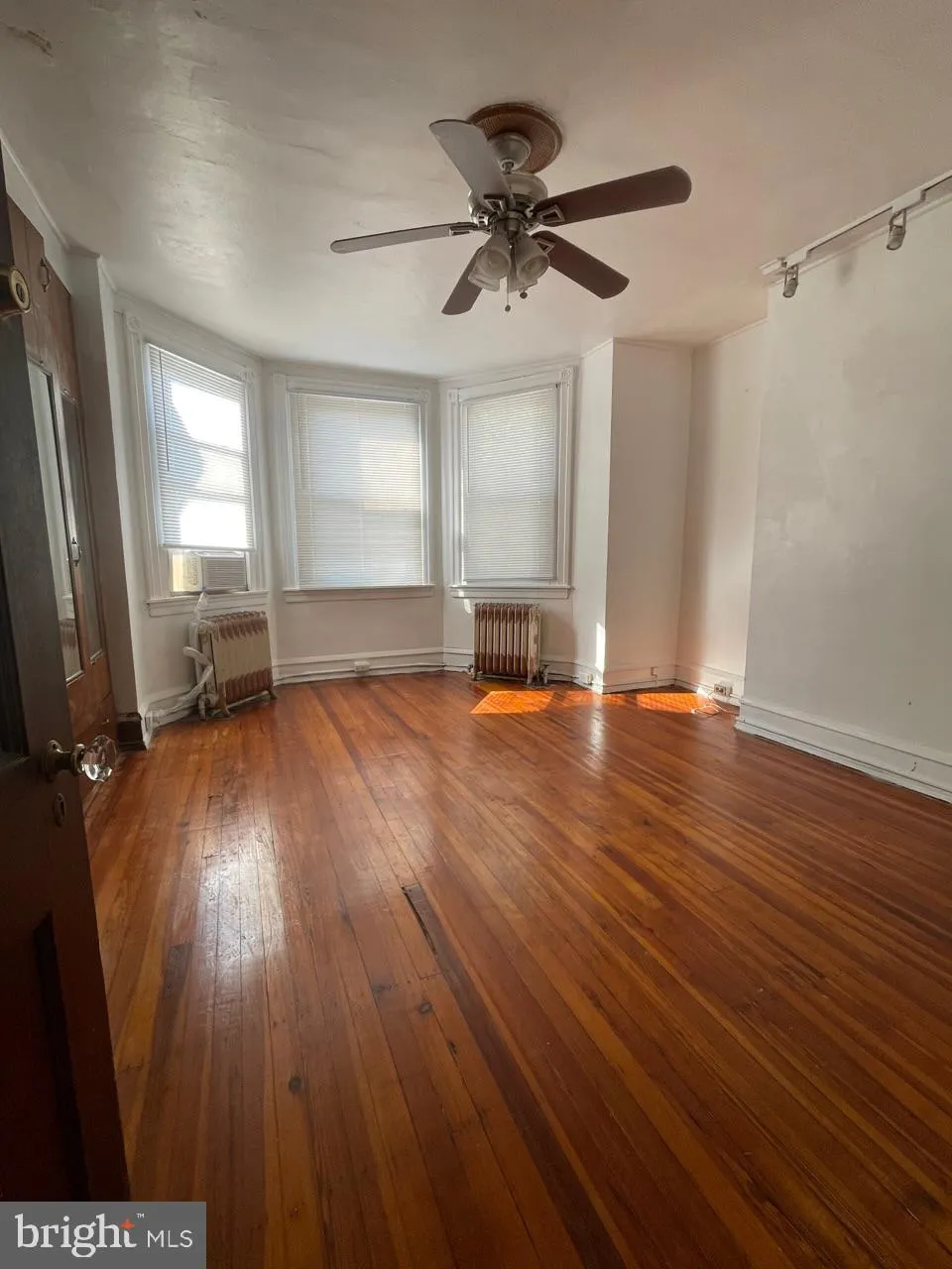 Philadelphia, Pennsylvania 19140, United States, 3 Bedrooms Bedrooms, ,2 BathroomsBathrooms,Residential,Active,218755