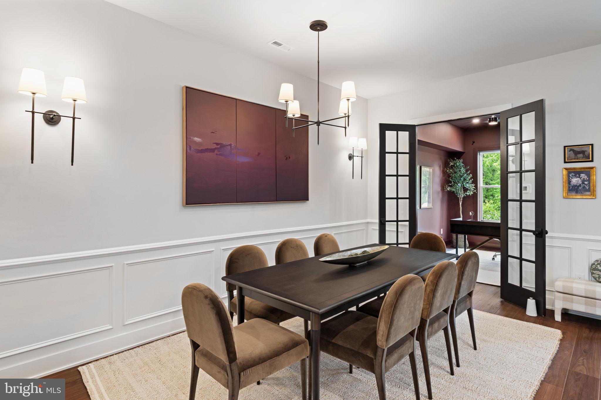 135 RIVER TRAIL CIRCLE