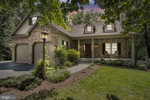 Photo of 362 Aberdeen Road, ELIZABETHTOWN, PA 17022 (MLS # PALA2072858)