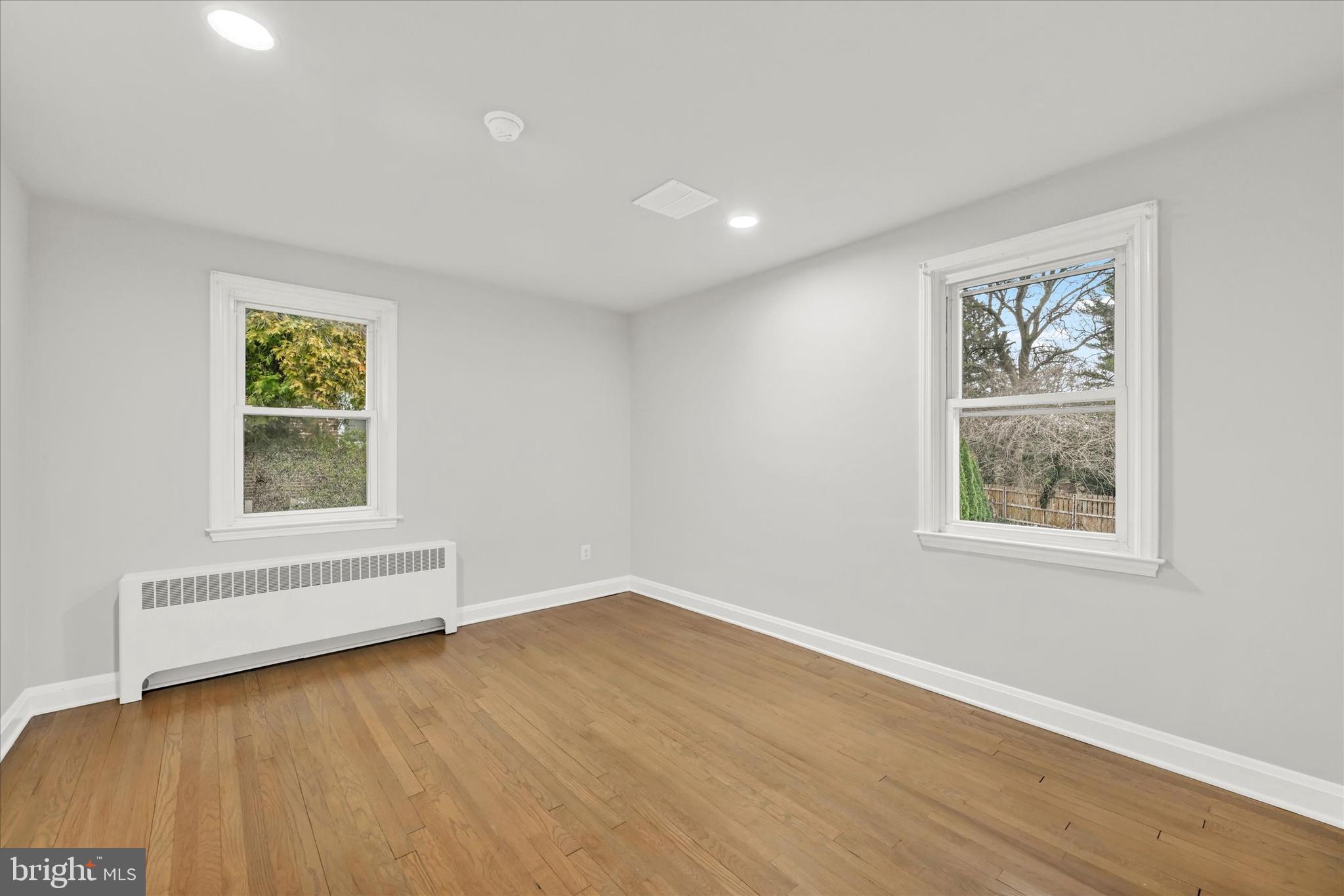 COLONIAL GARDENS - Residential