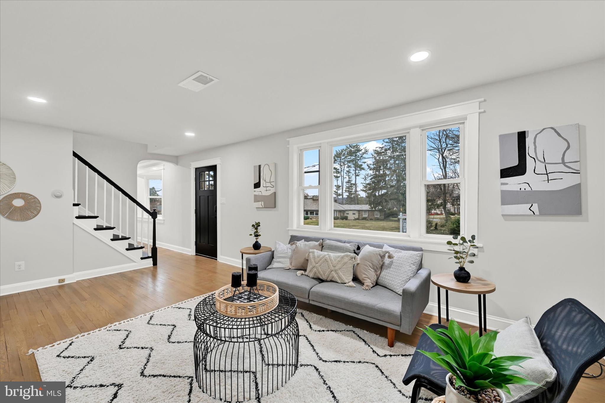 COLONIAL GARDENS - Residential