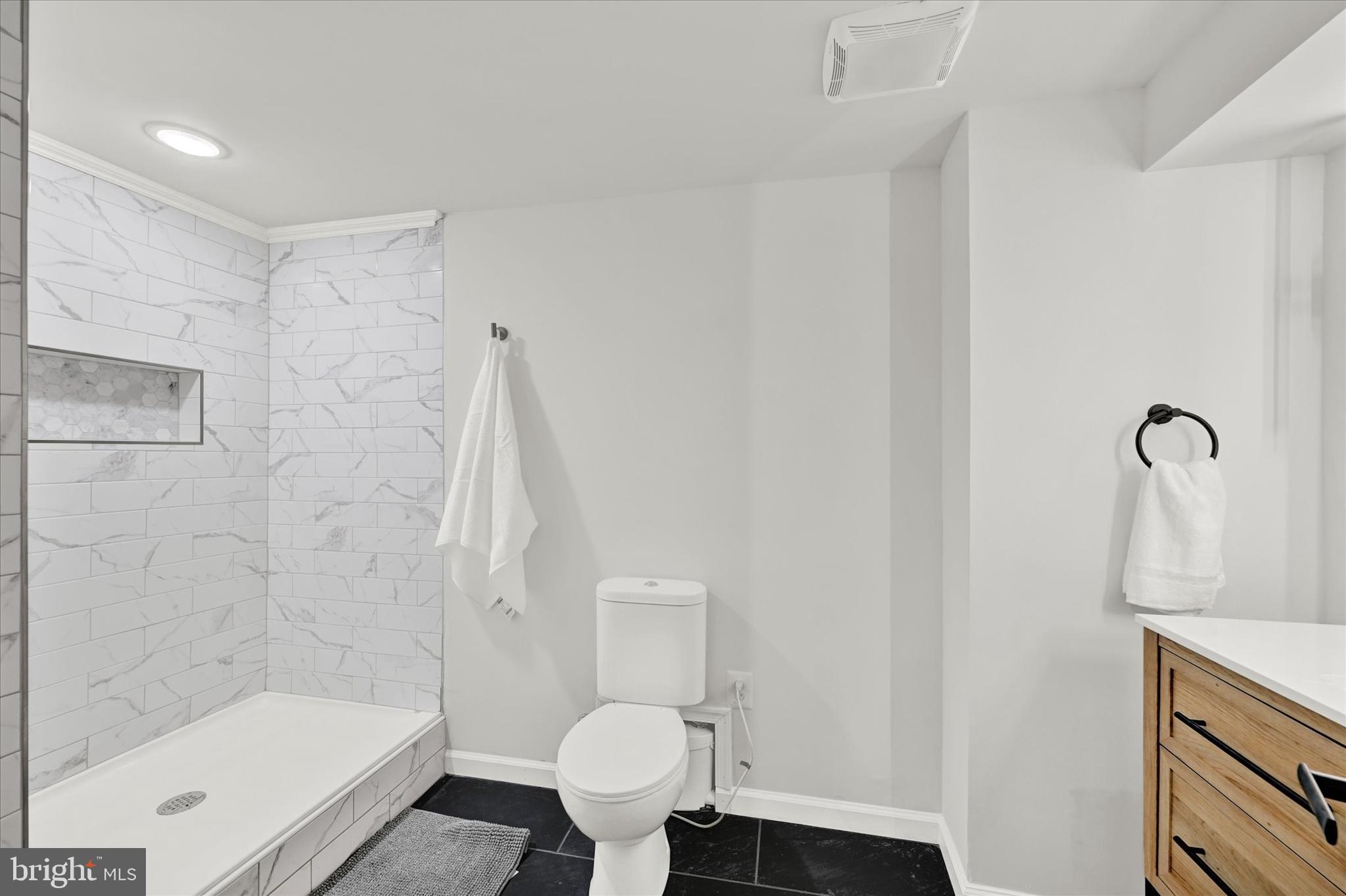 COLONIAL GARDENS - Residential