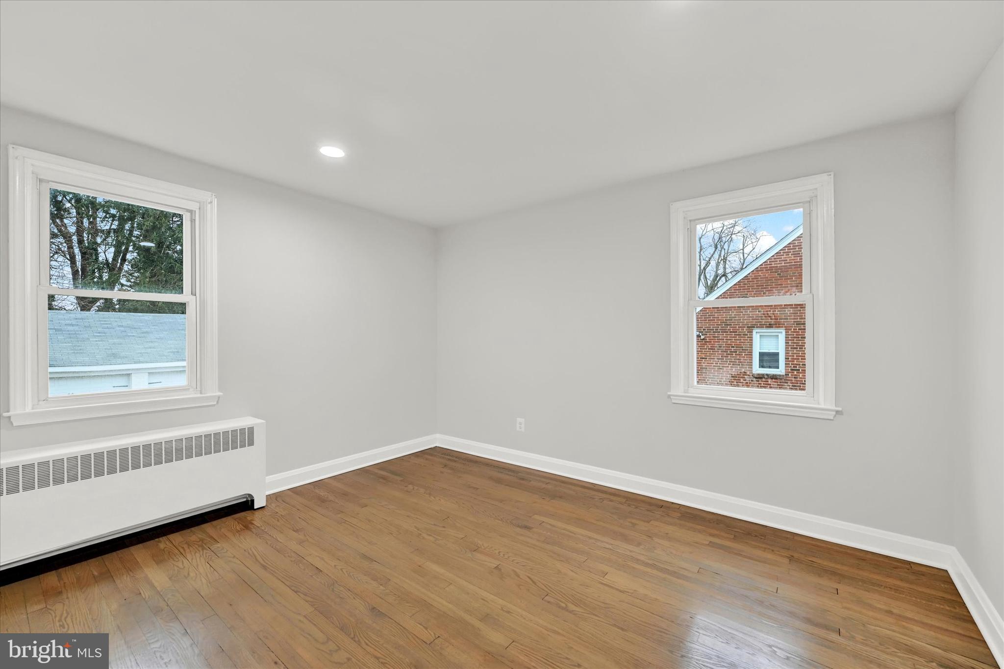 COLONIAL GARDENS - Residential