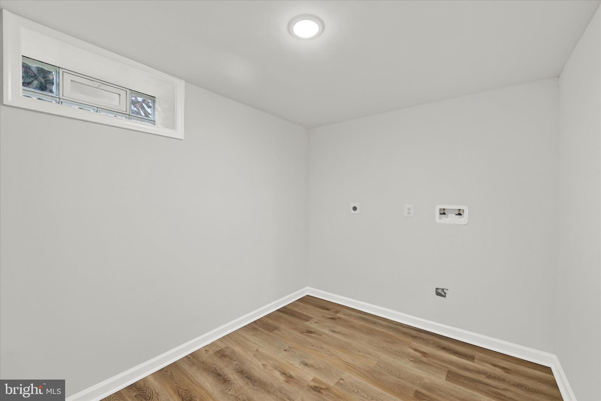 COLONIAL GARDENS - Residential