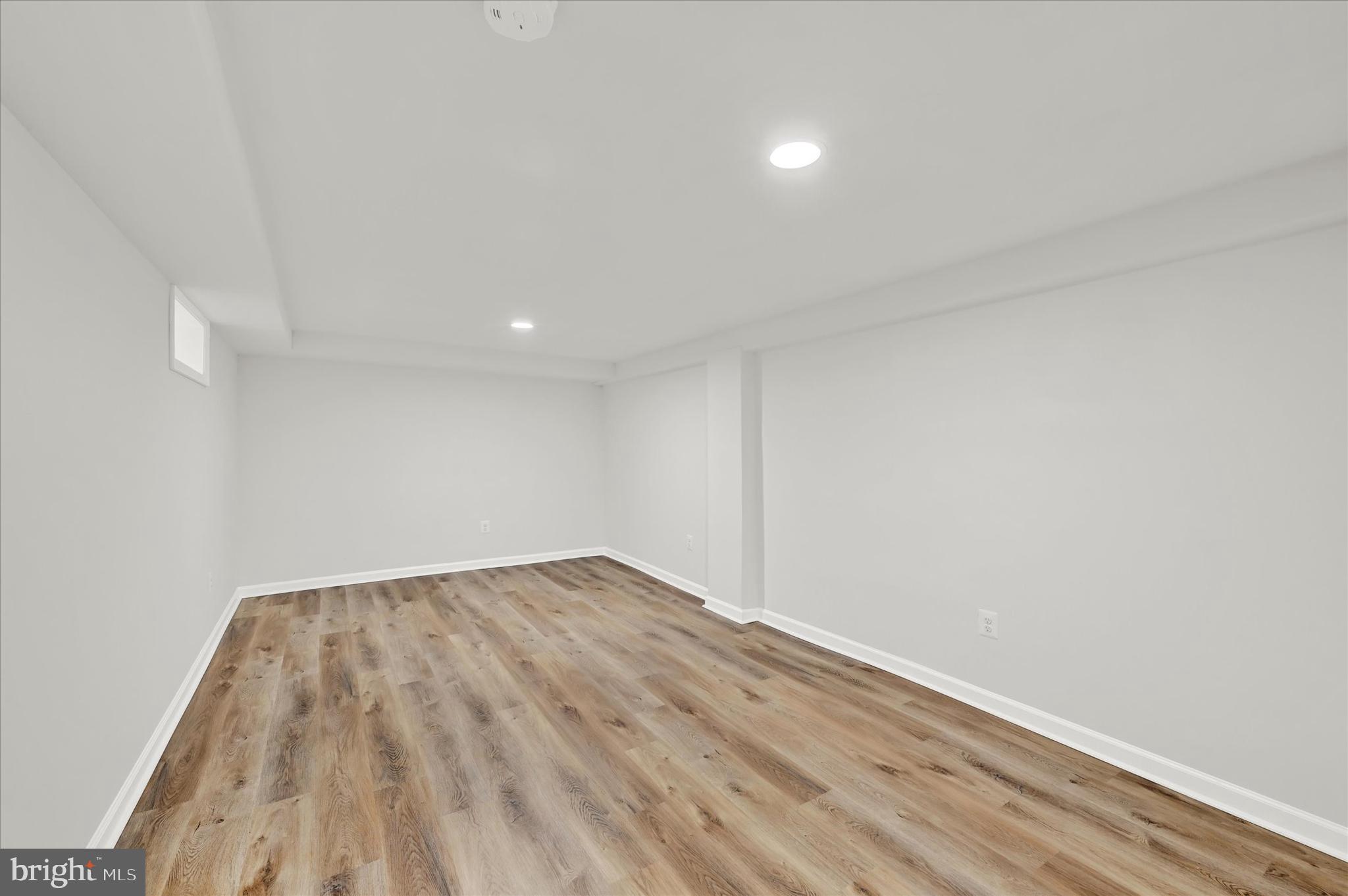 COLONIAL GARDENS - Residential