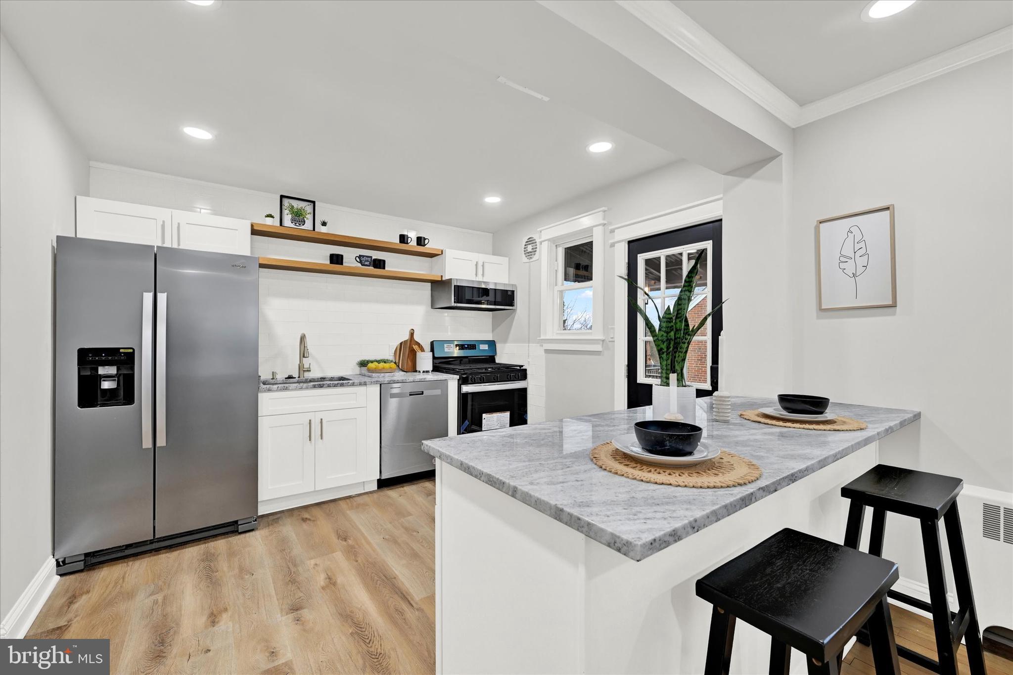 COLONIAL GARDENS - Residential