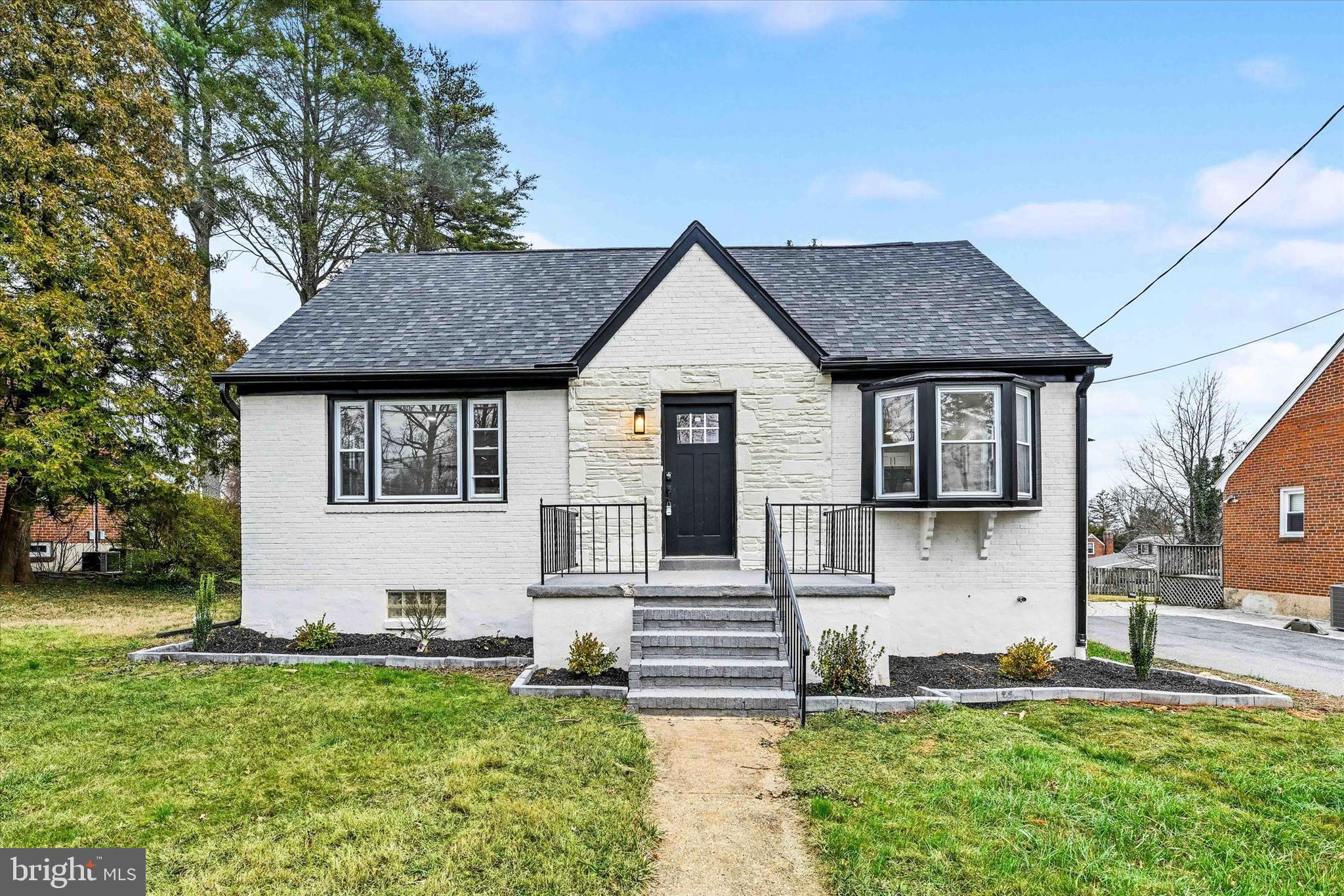 COLONIAL GARDENS - Residential