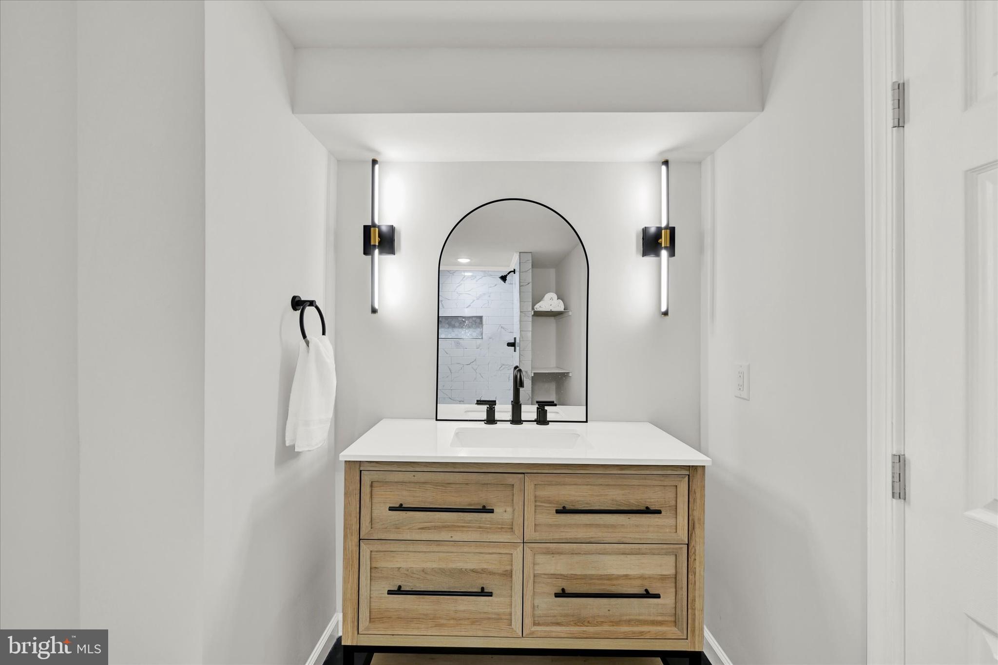 COLONIAL GARDENS - Residential