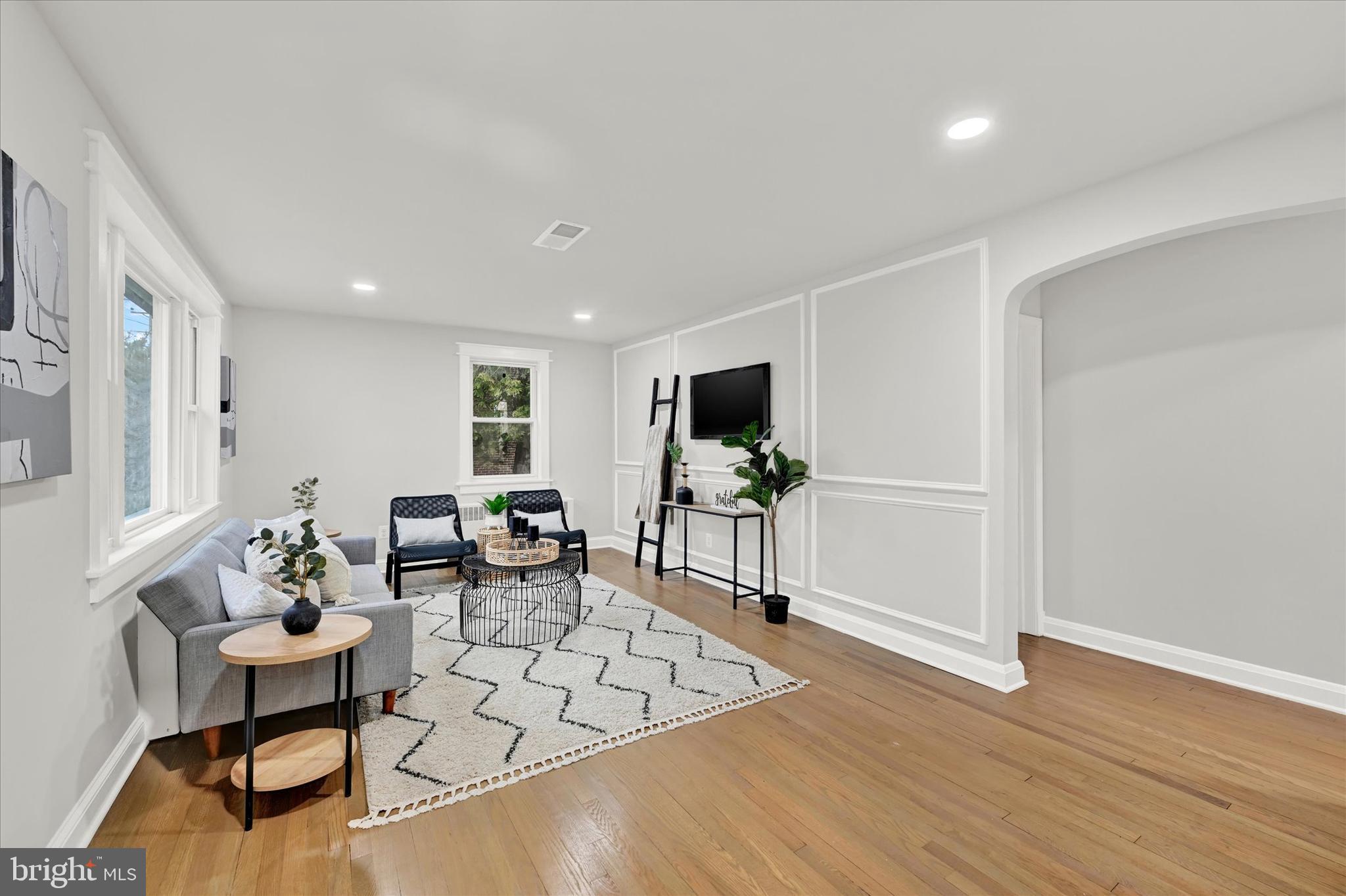 COLONIAL GARDENS - Residential