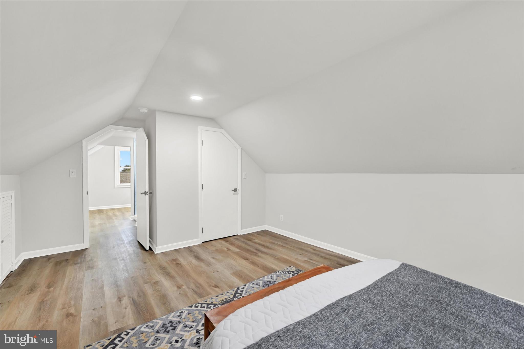 COLONIAL GARDENS - Residential