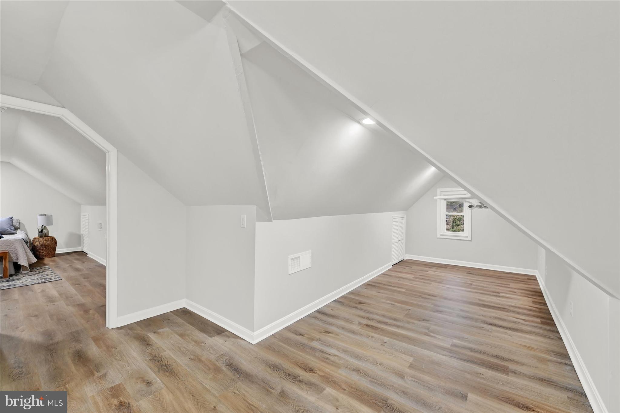 COLONIAL GARDENS - Residential