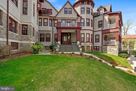 9610 Dewitt Drive Unit SH307, Silver Spring, MD MLS: MDMC2171996