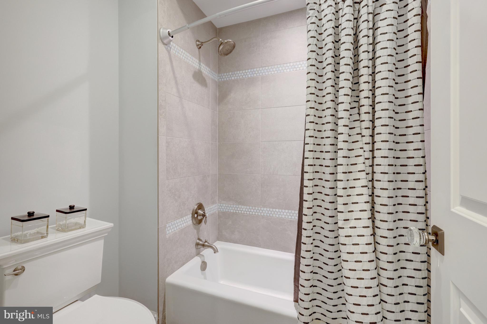 SENECA GREEN - Residential