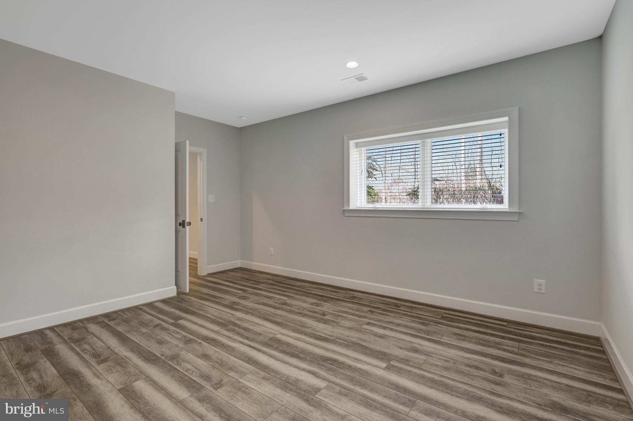 SENECA GREEN - Residential