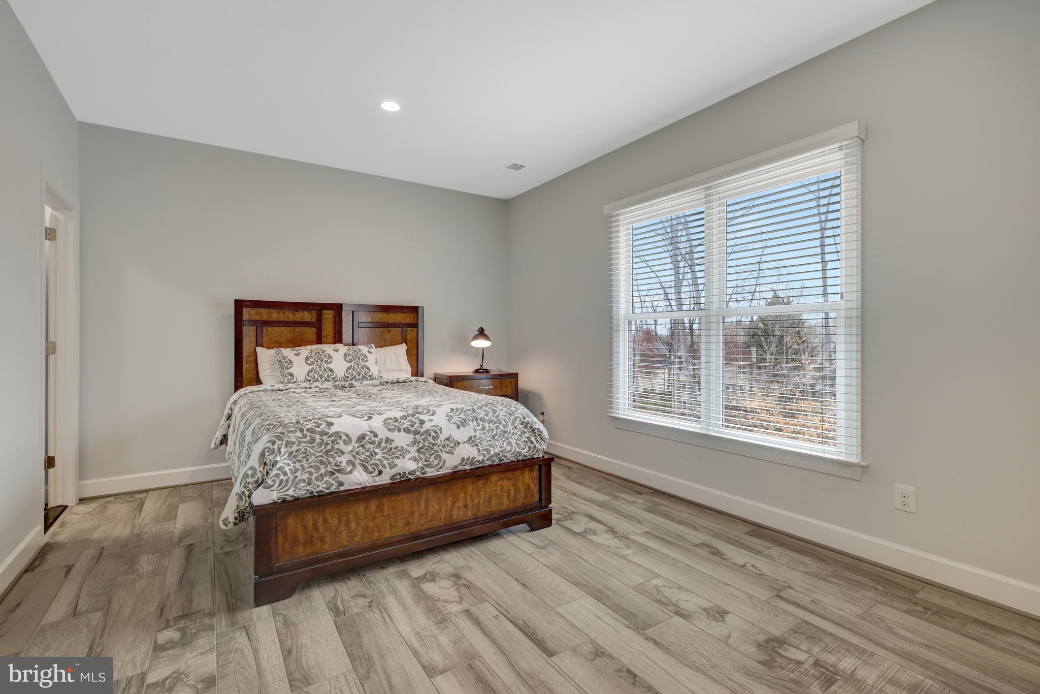 SENECA GREEN - Residential