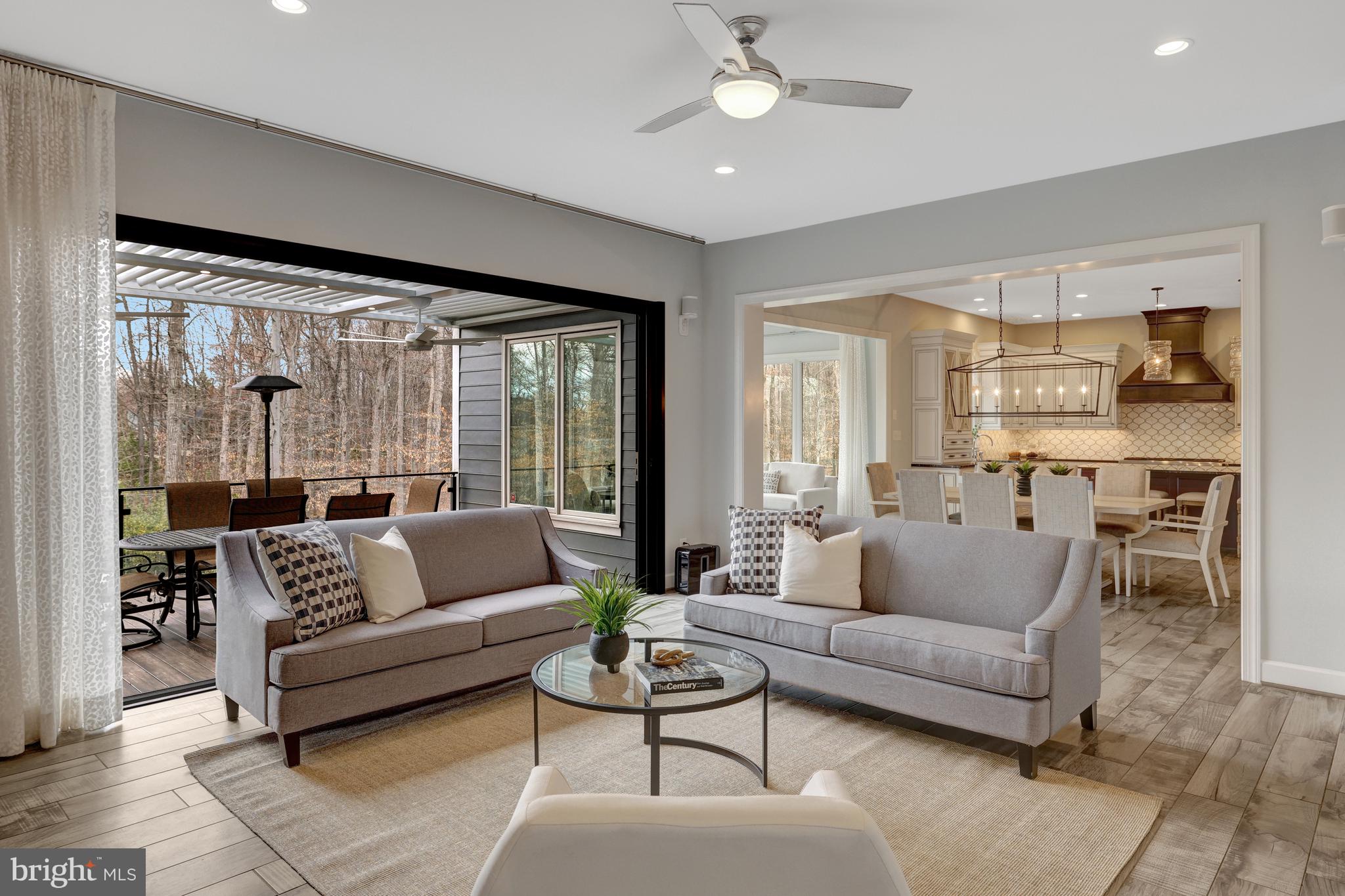 SENECA GREEN - Residential