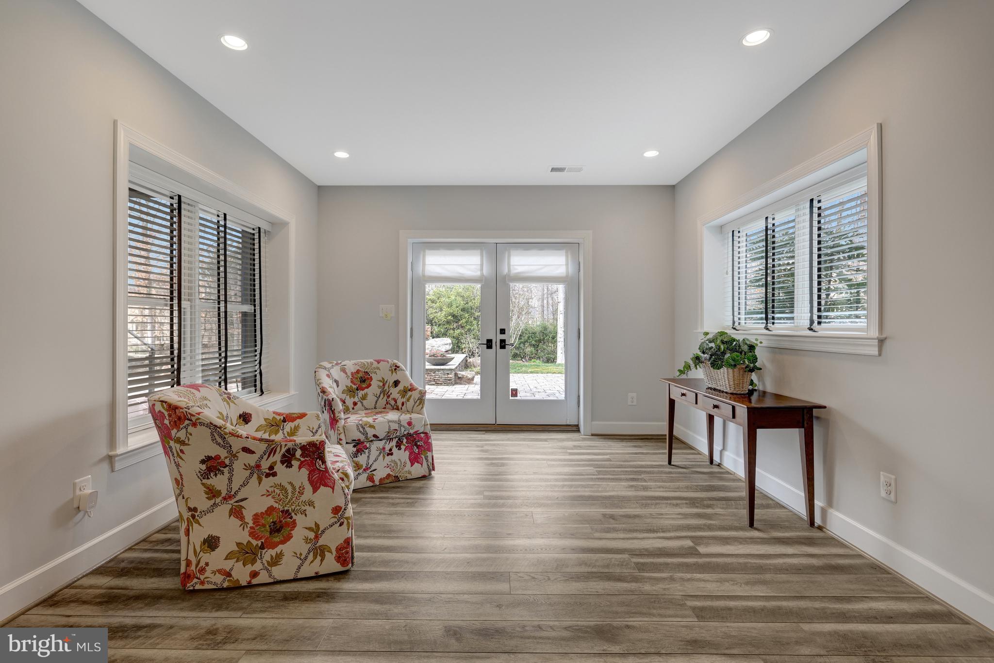 SENECA GREEN - Residential