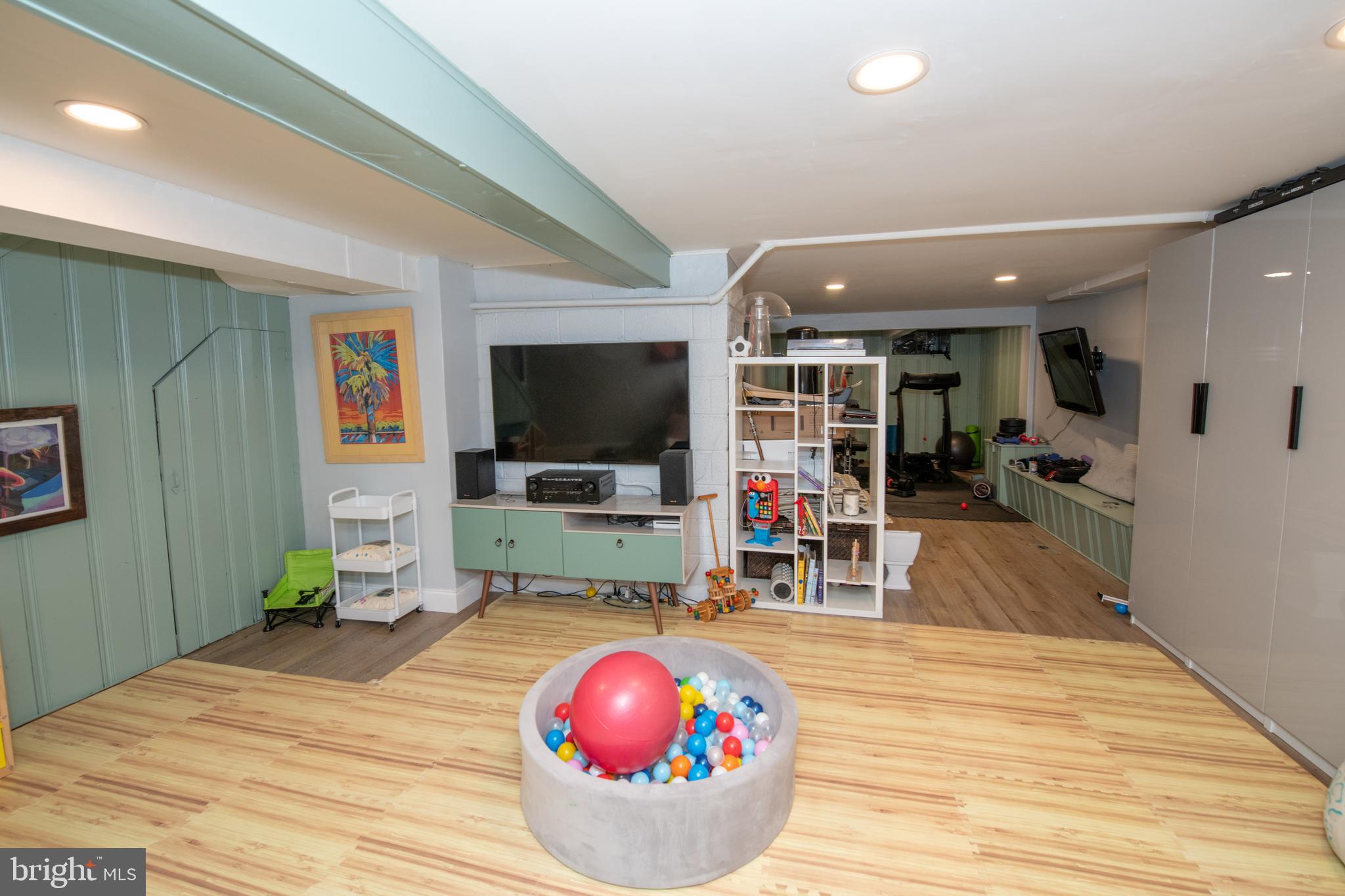 ELKINS PARK - Residential