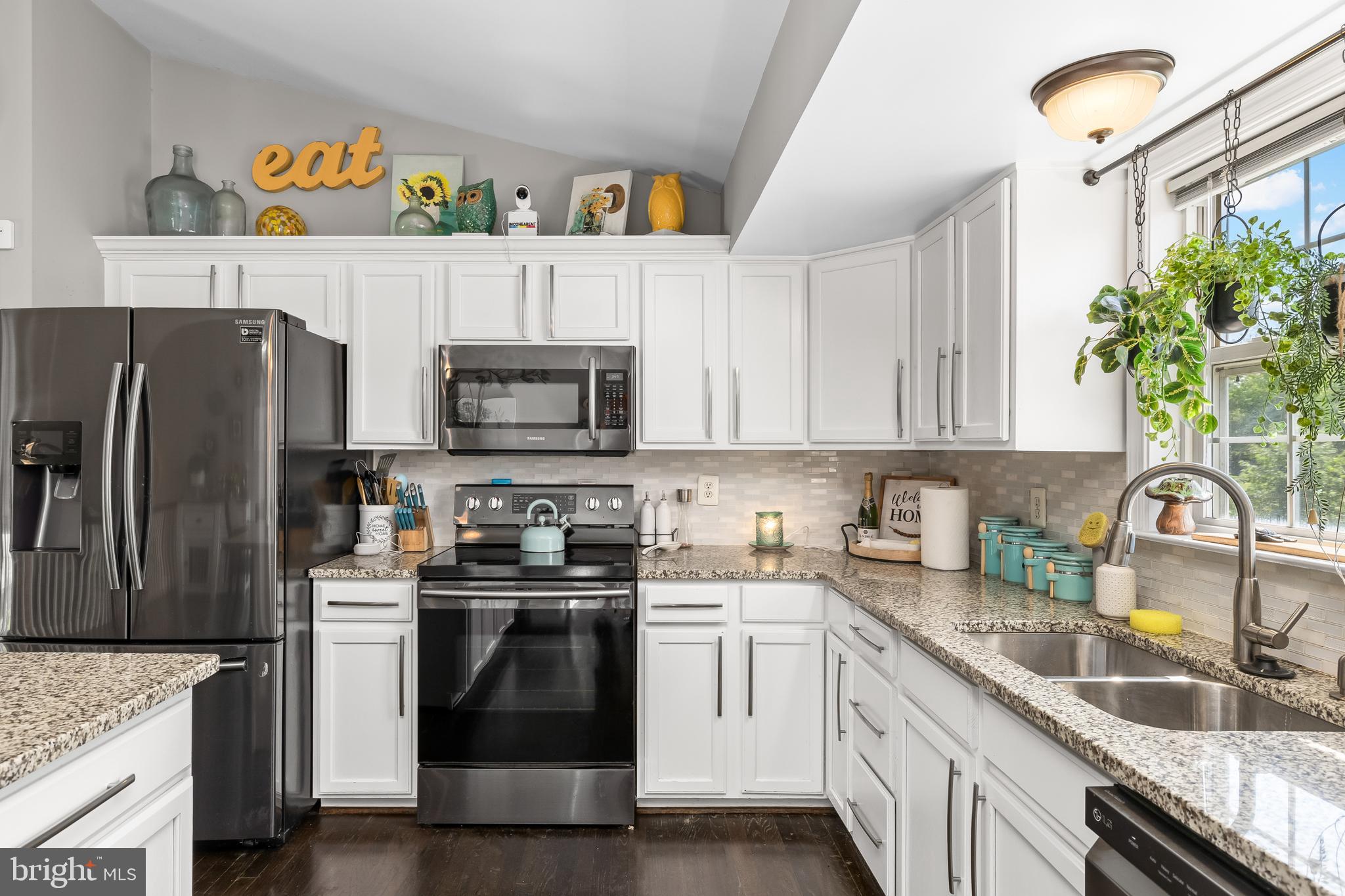 STRATFORD PLACE - Residential