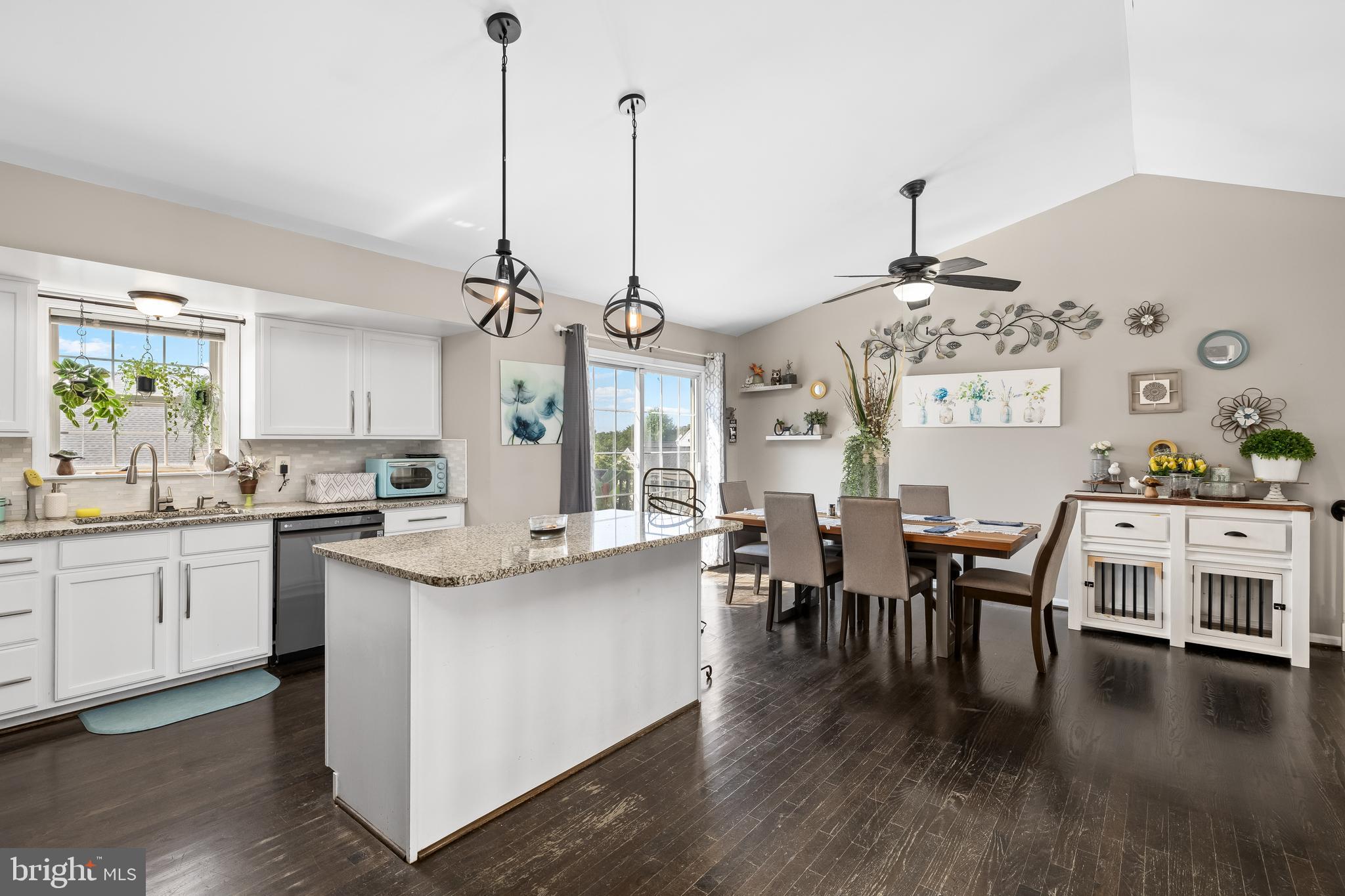 STRATFORD PLACE - Residential