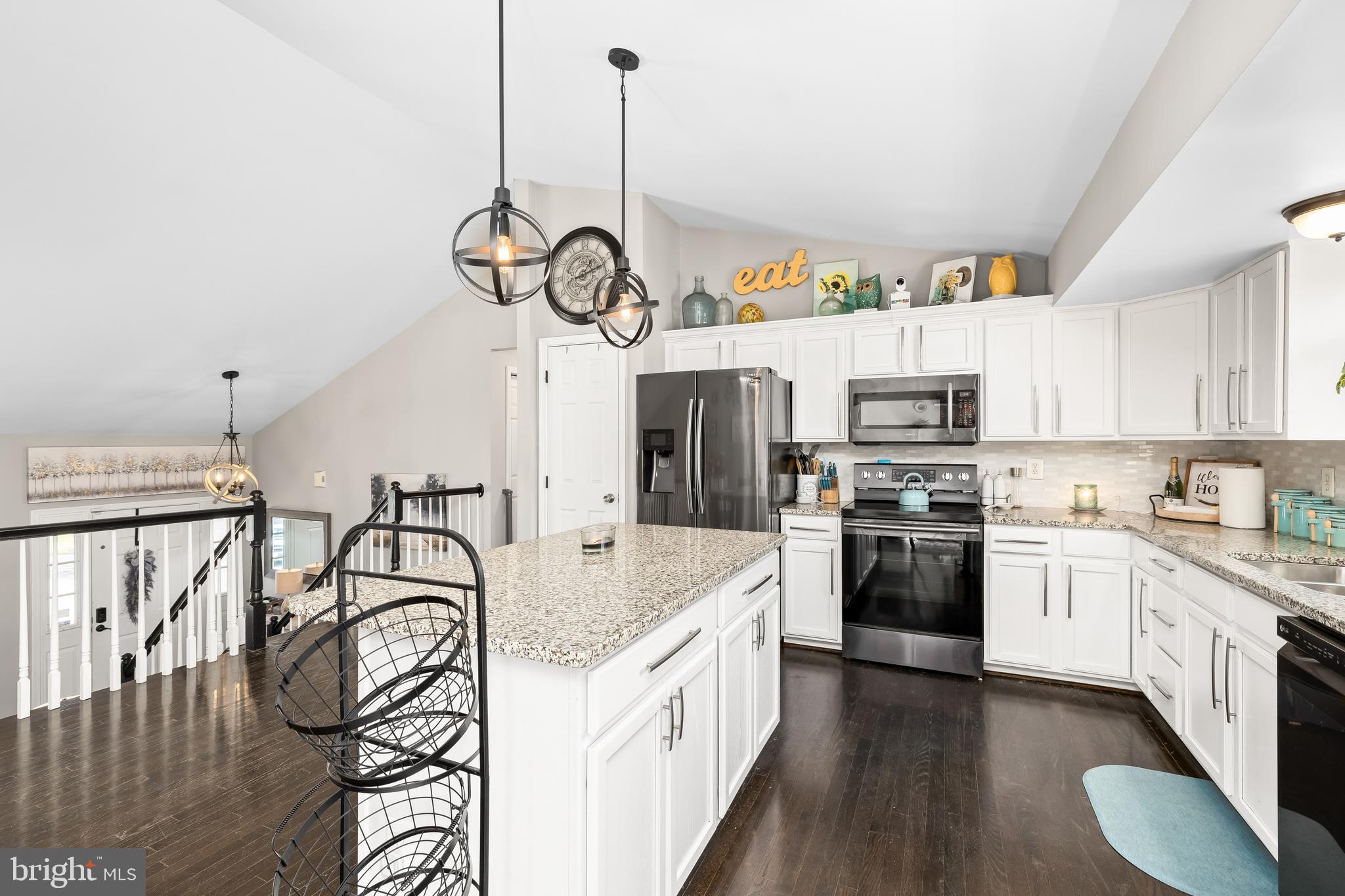 STRATFORD PLACE - Residential