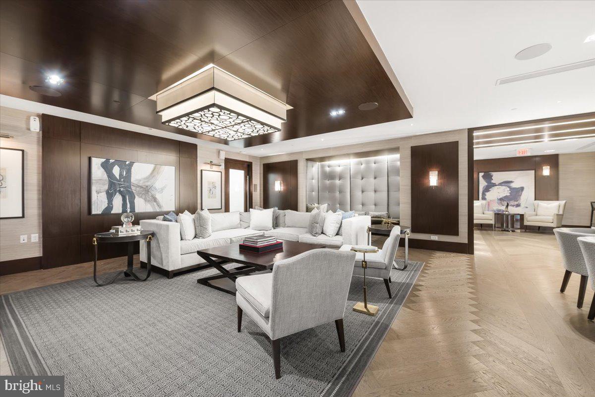 DOWNTOWN BETHESDA - Residential