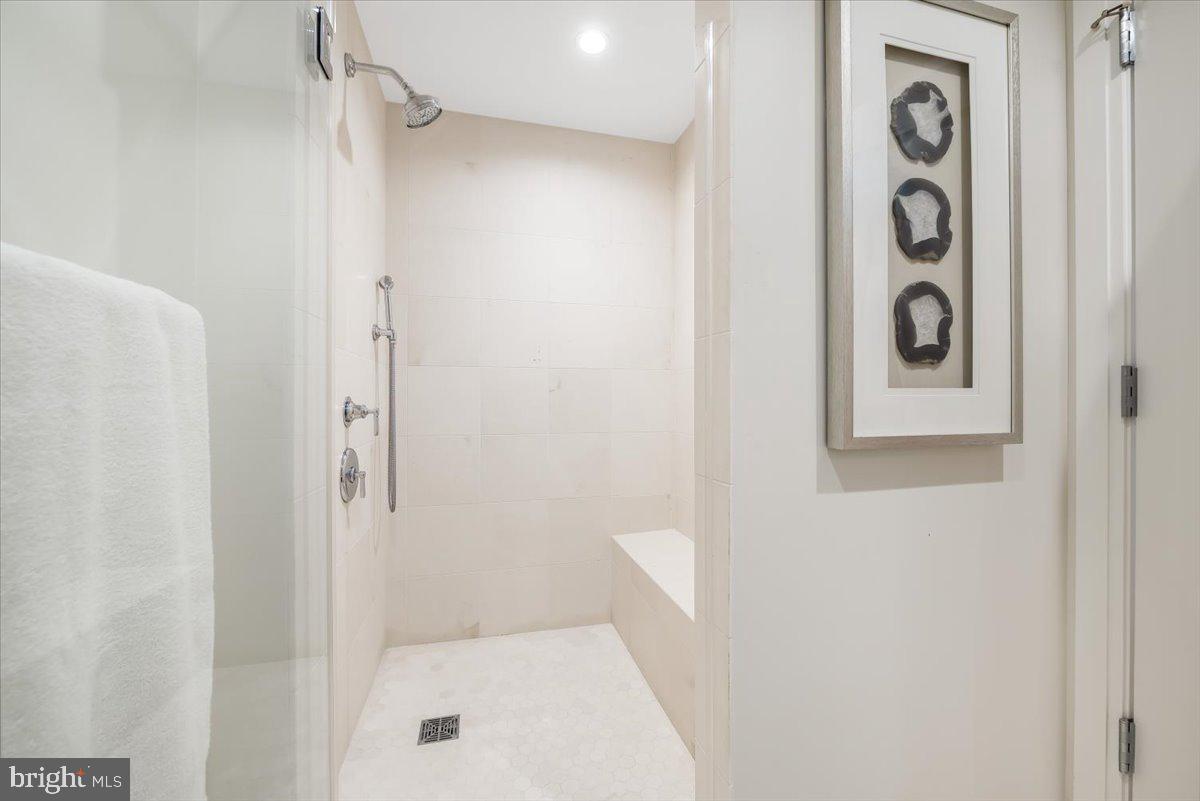 DOWNTOWN BETHESDA - Residential