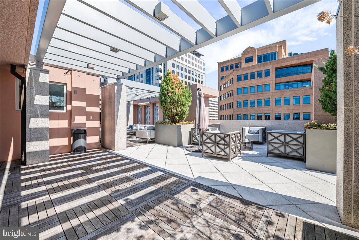 DOWNTOWN BETHESDA - Residential