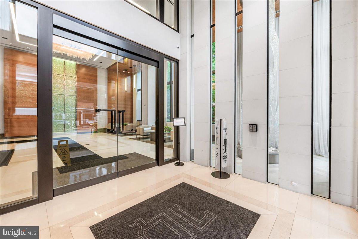 DOWNTOWN BETHESDA - Residential