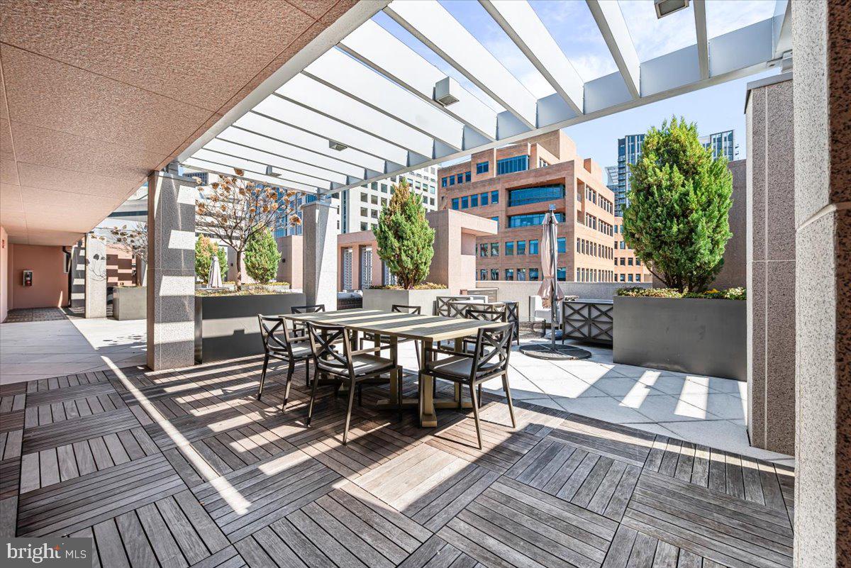 DOWNTOWN BETHESDA - Residential