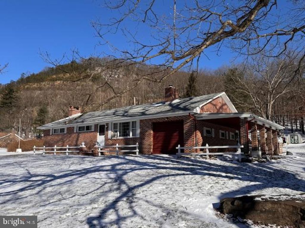 Photo of 107 Pine St, MILROY, PA 17063 (MLS # PAMF2052782)