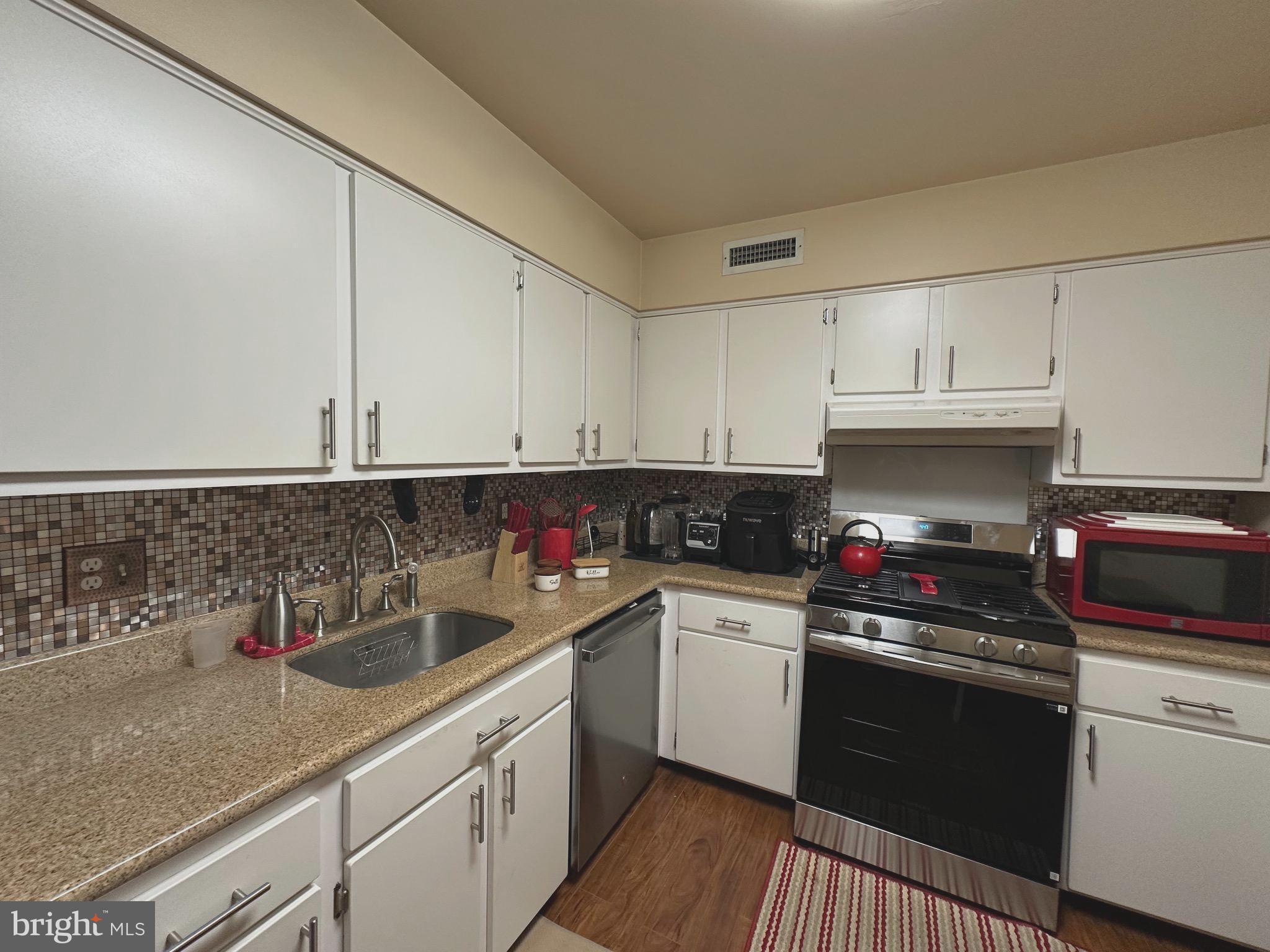 DELAIRE LANDING - Residential