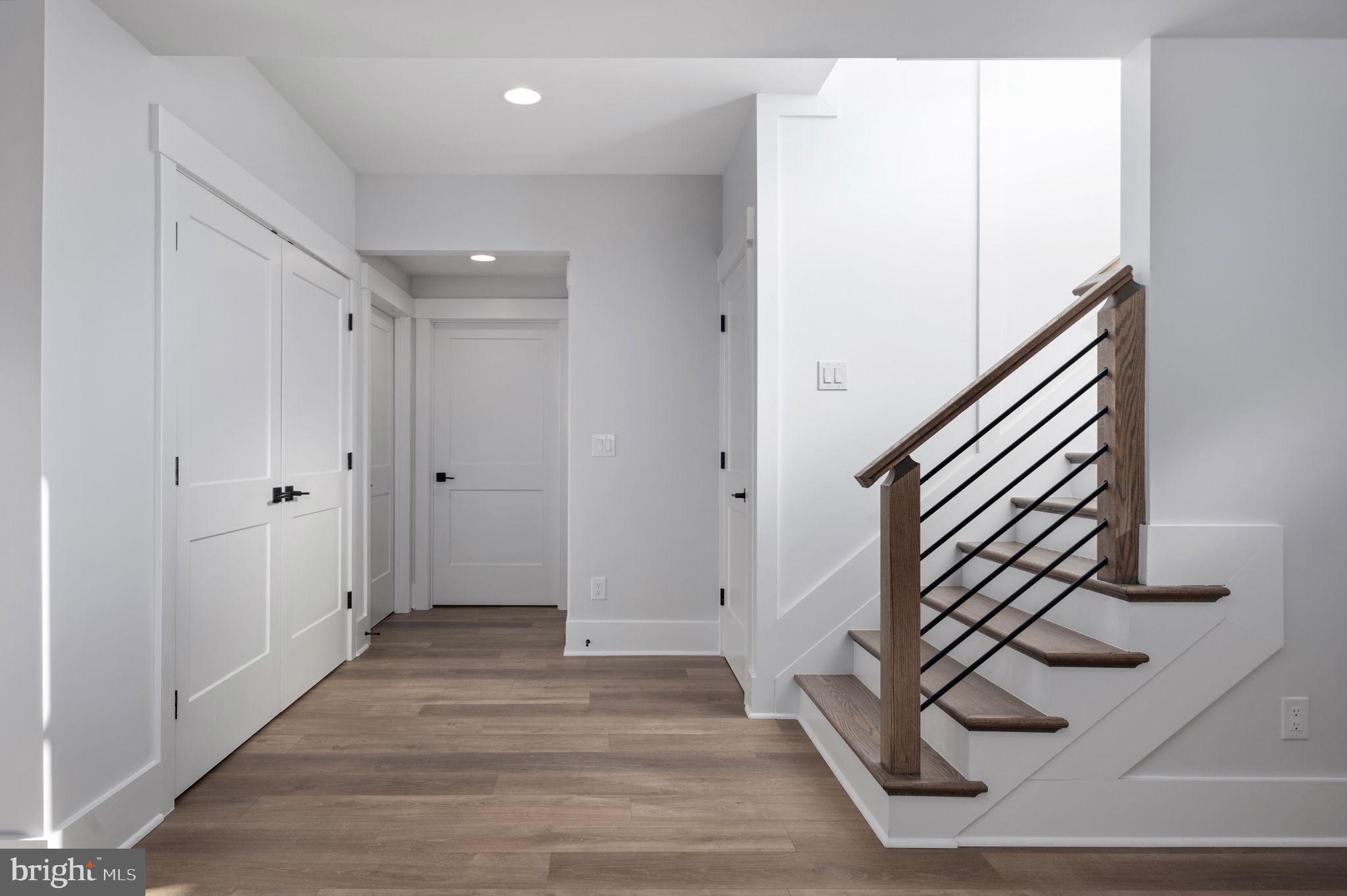 EAST VIENNA WOODS - Residential