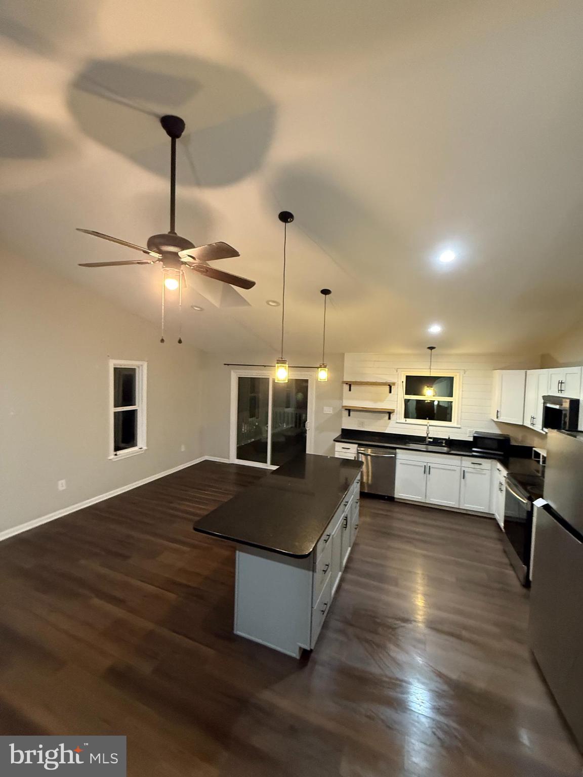 LAKE HOLIDAY ESTATES - Residential