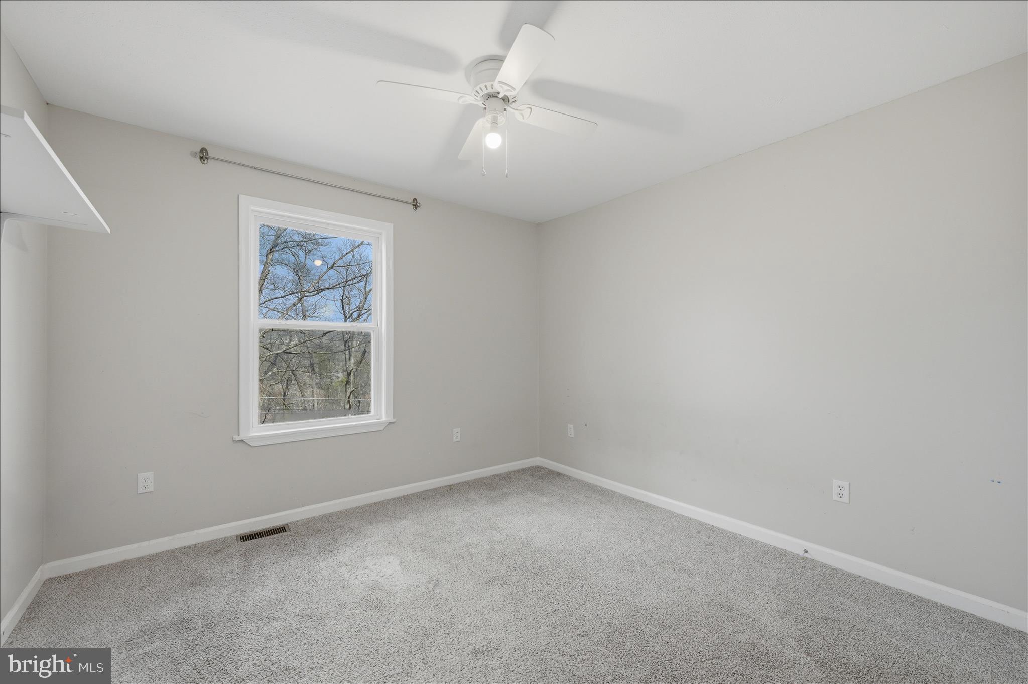 LAKE HOLIDAY ESTATES - Residential