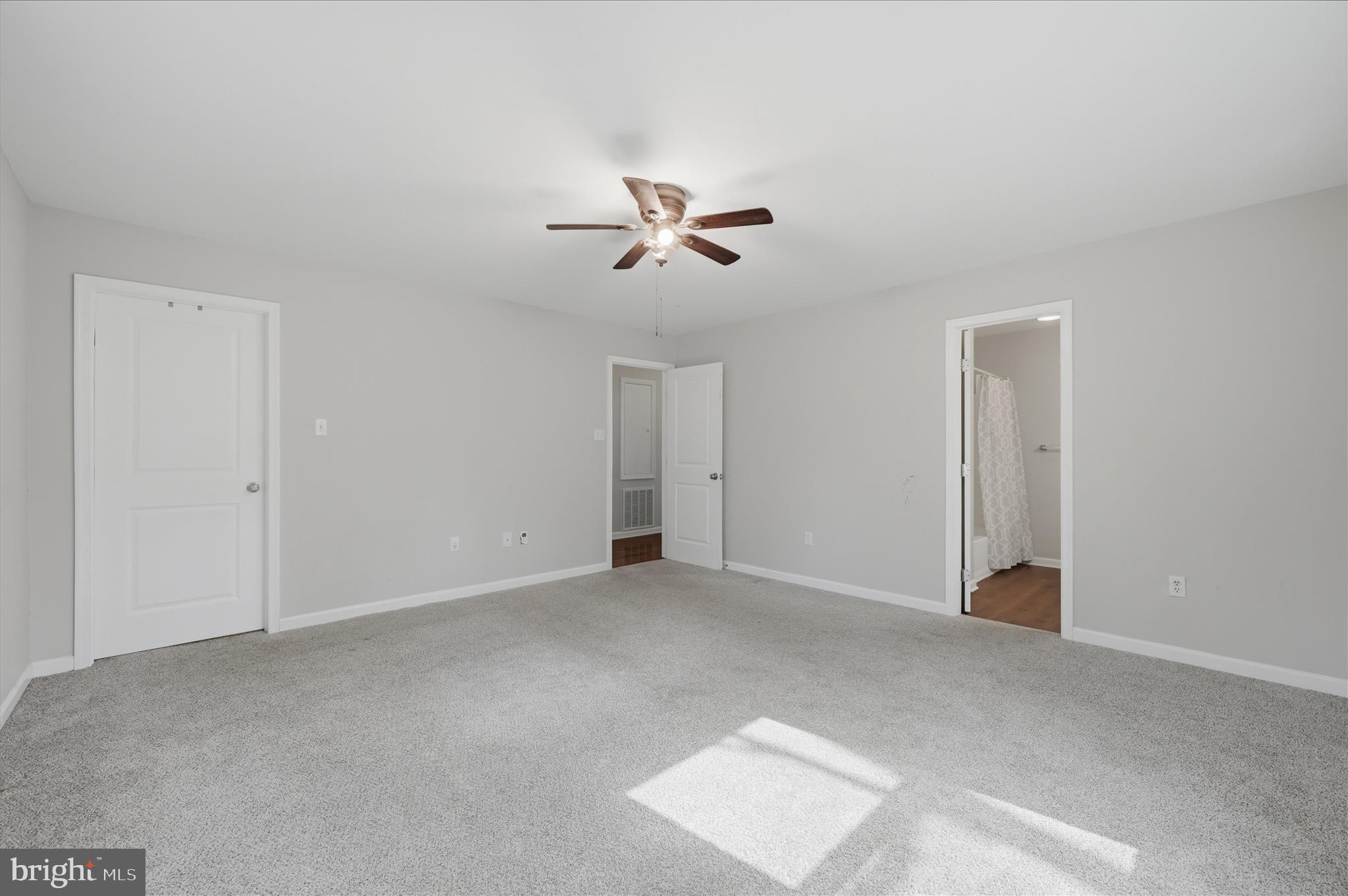 LAKE HOLIDAY ESTATES - Residential