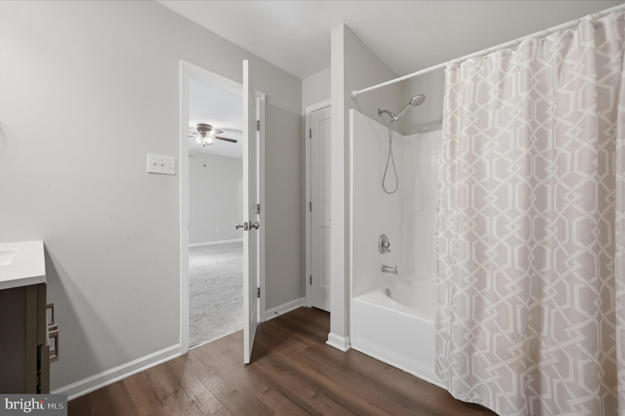 LAKE HOLIDAY ESTATES - Residential