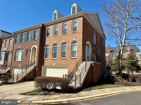 Photo of 4184 Governor Yeardley Lane, FAIRFAX, VA 22030 (MLS # VAFC2007820)