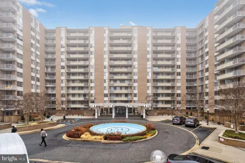 3001 Veazey Terr NW Unit 1008, Washington, DC MLS: DCDC2249172