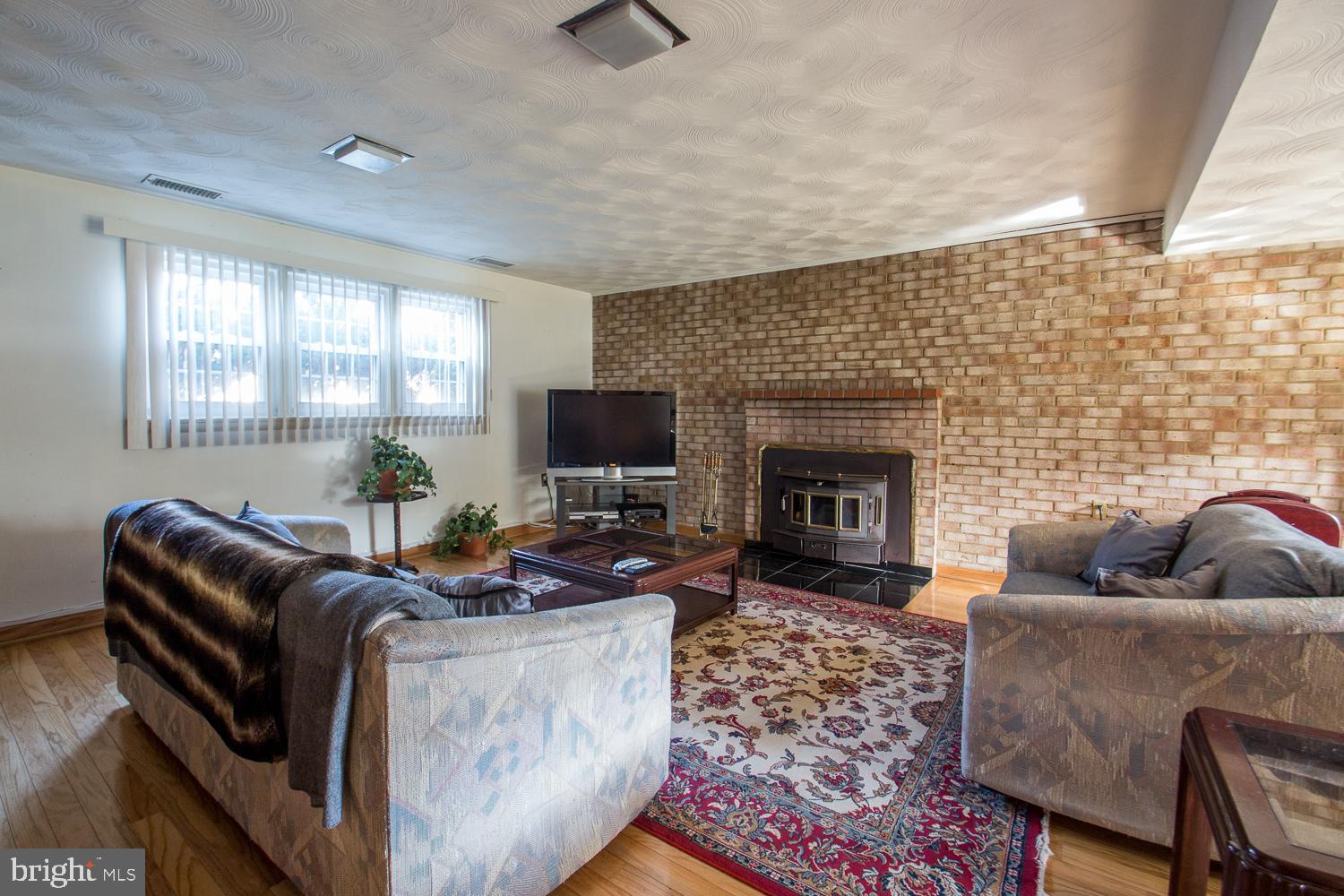 HIDEAWAY PARK - Residential Lease