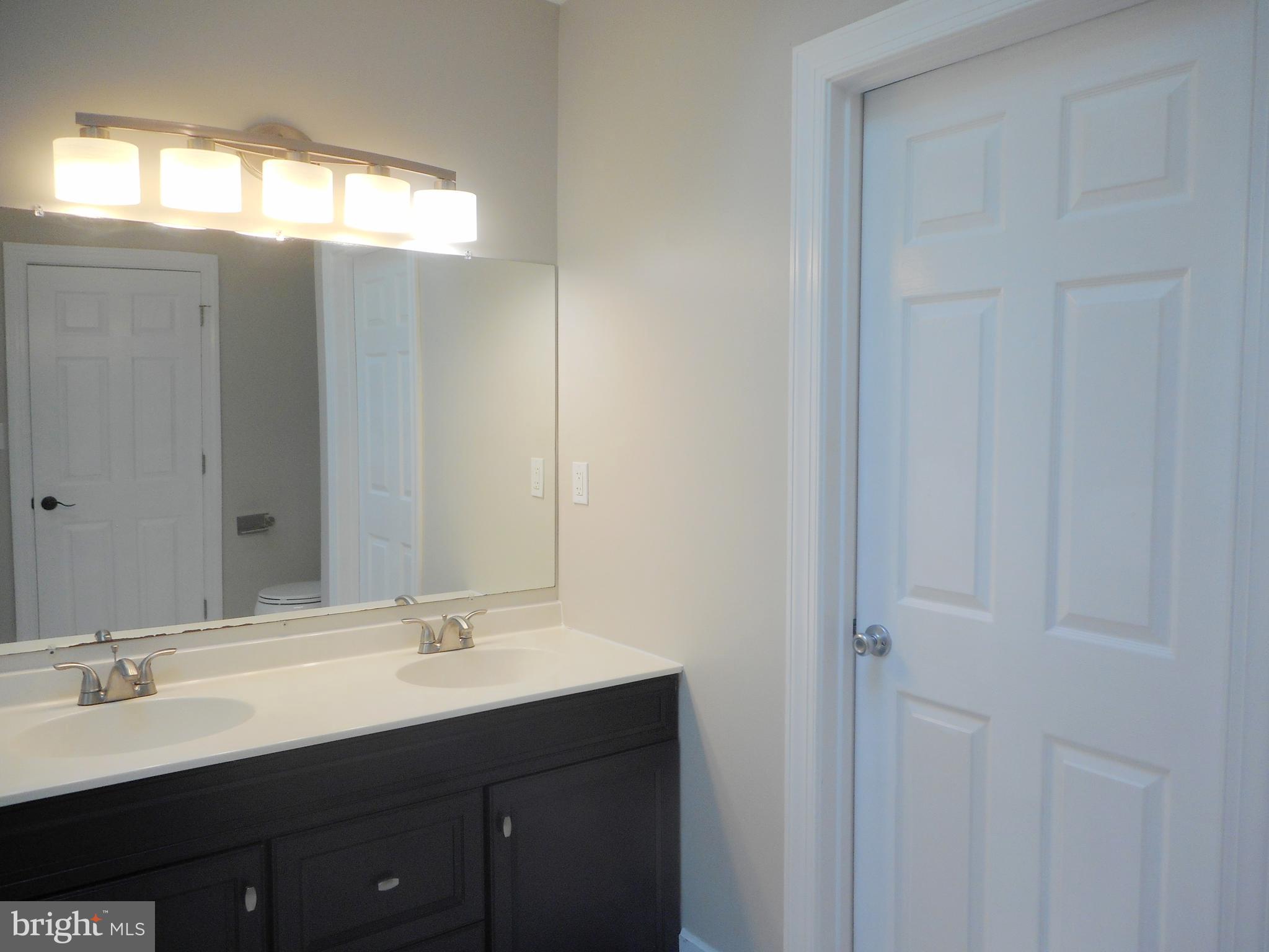 ST CHARLES HAMPSHIRE - Residential