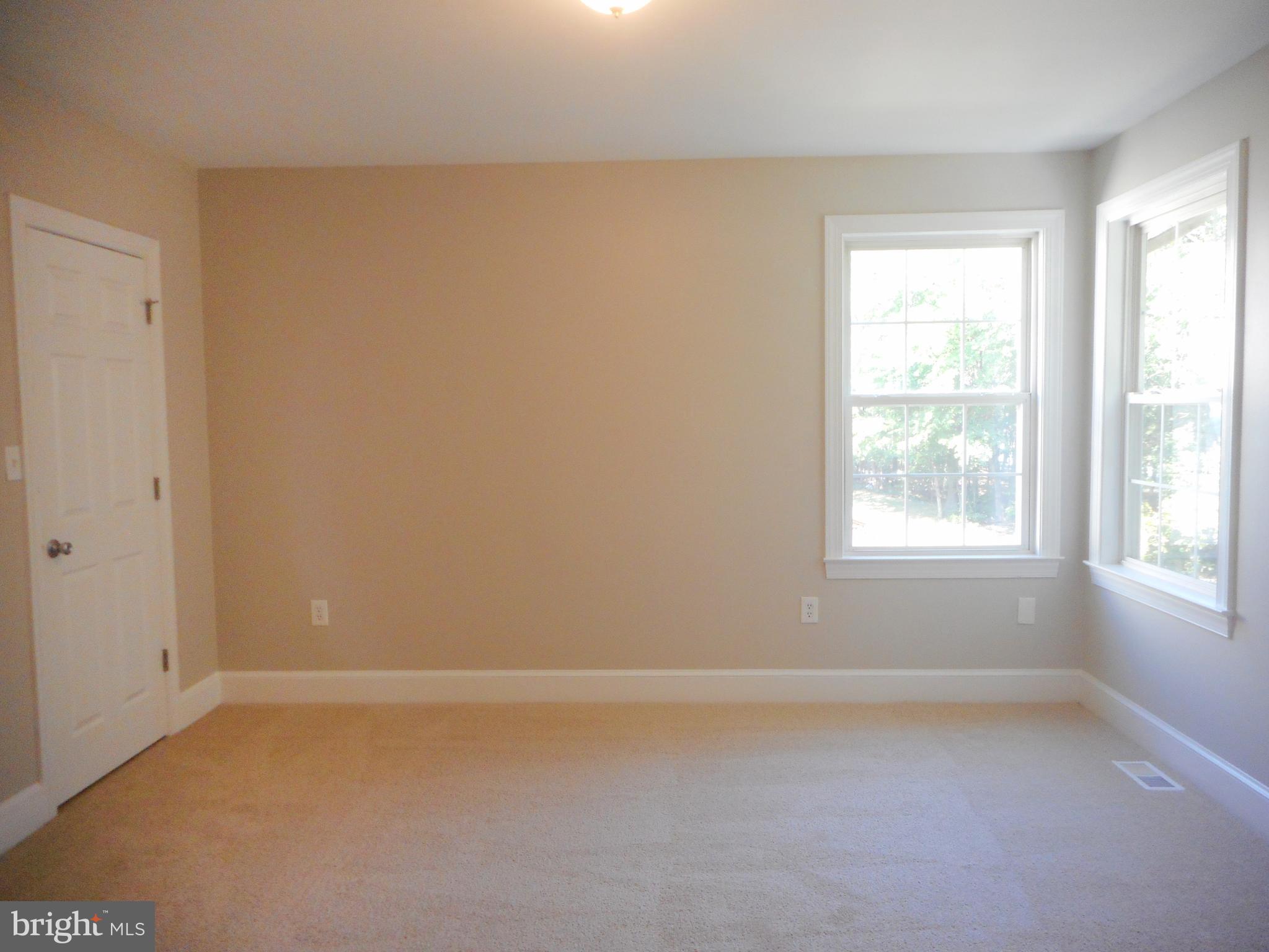 ST CHARLES HAMPSHIRE - Residential