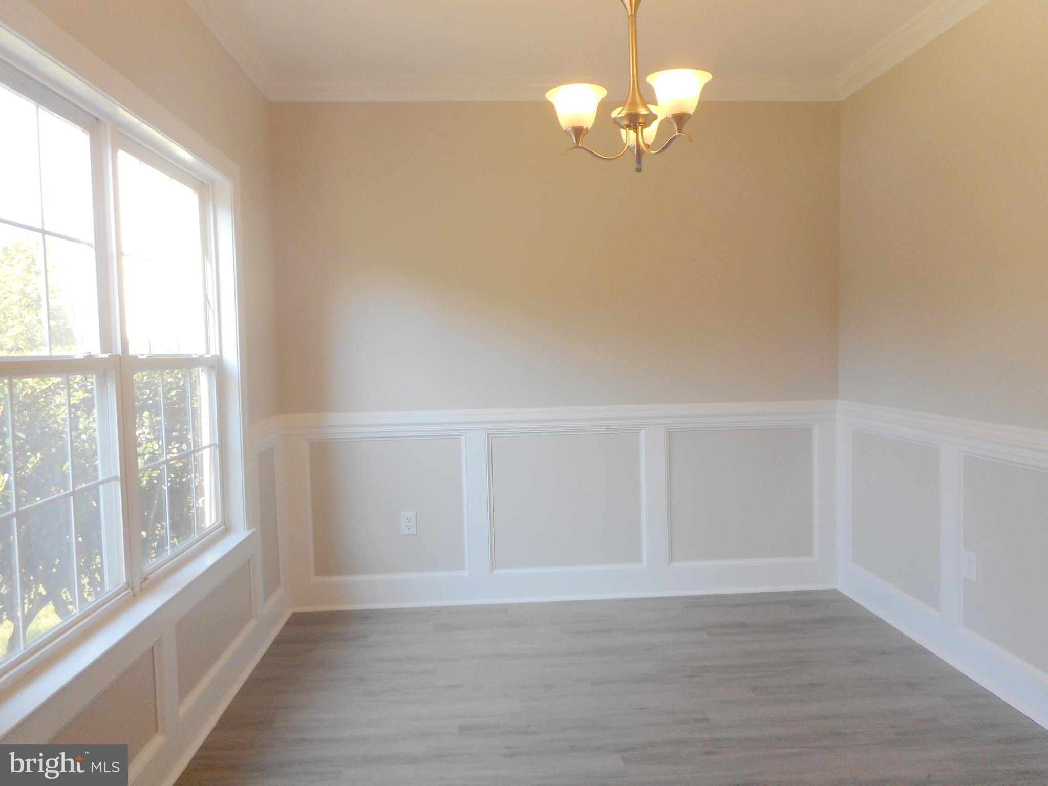 ST CHARLES HAMPSHIRE - Residential