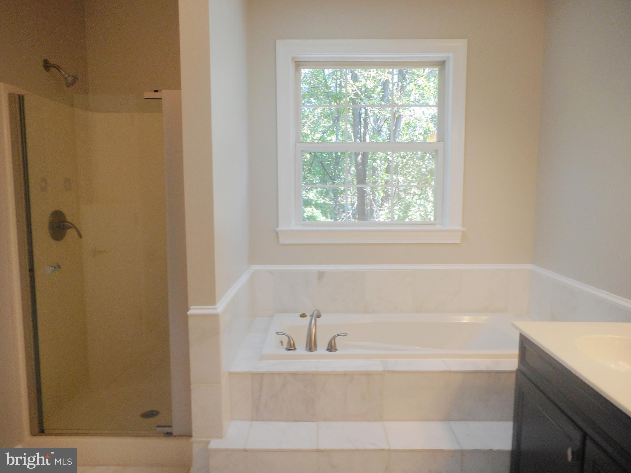 ST CHARLES HAMPSHIRE - Residential