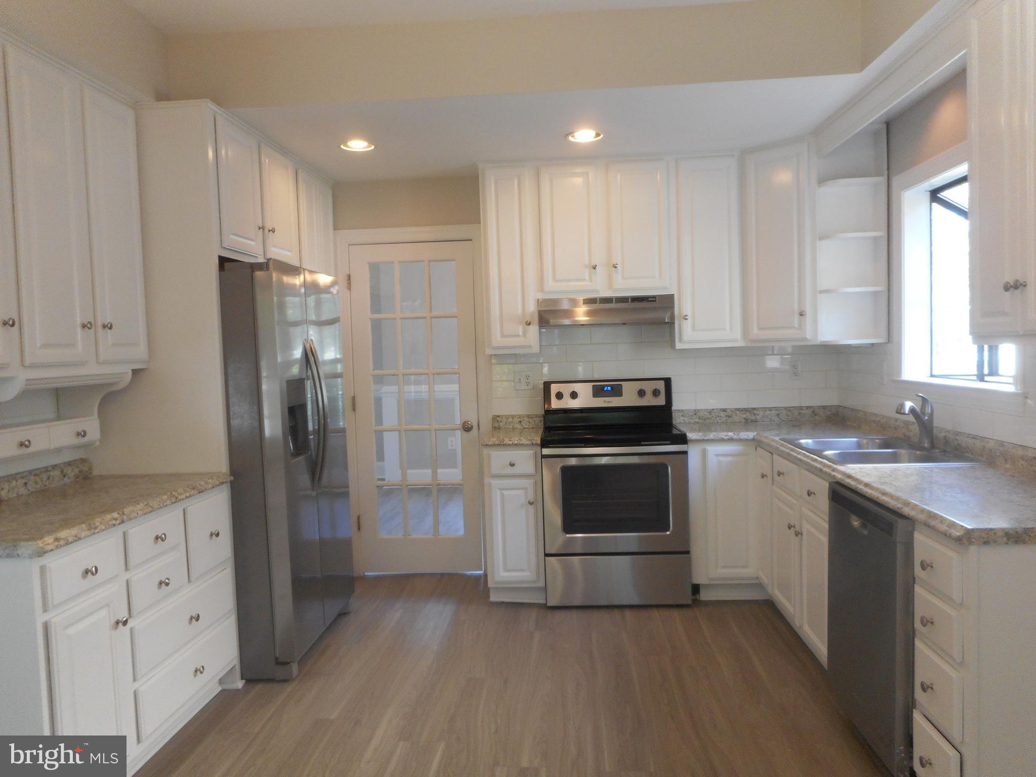 ST CHARLES HAMPSHIRE - Residential