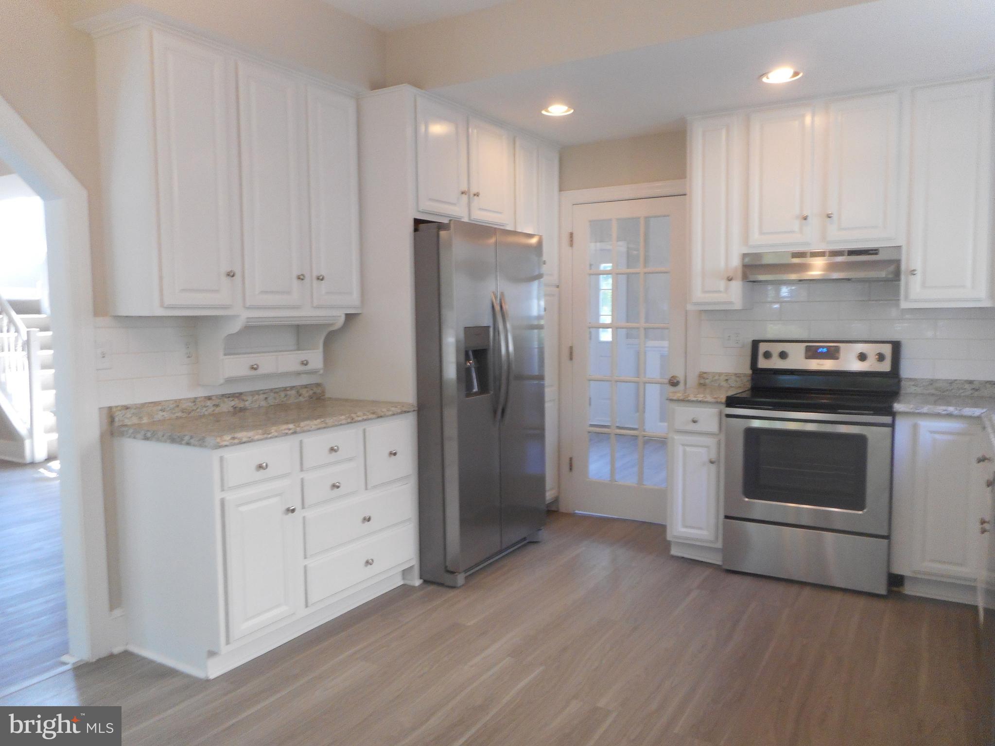 ST CHARLES HAMPSHIRE - Residential