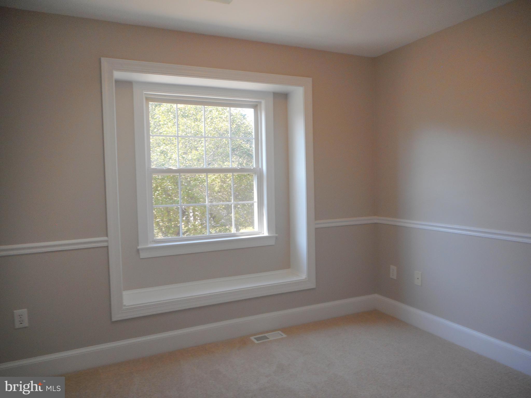 ST CHARLES HAMPSHIRE - Residential