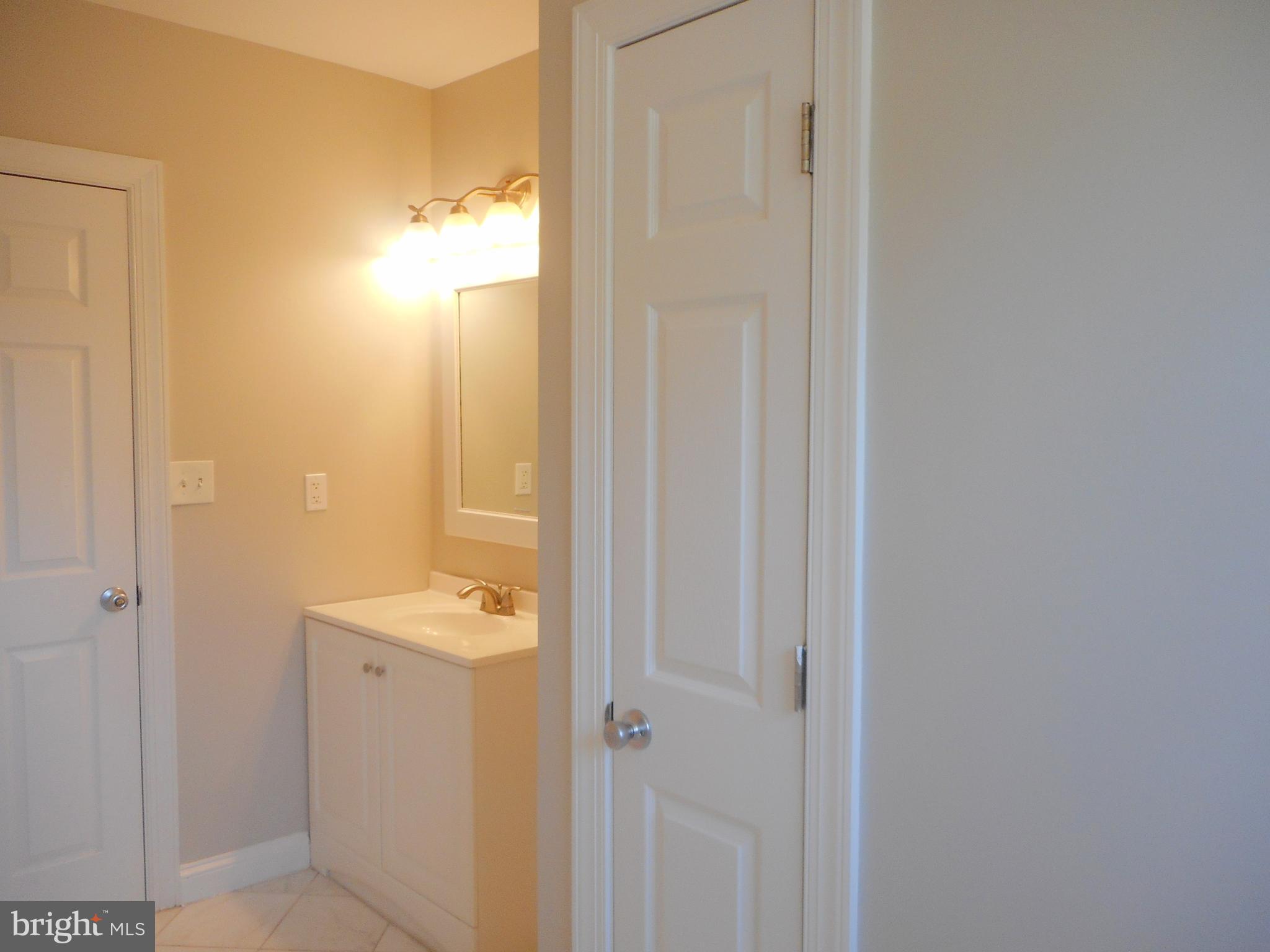 ST CHARLES HAMPSHIRE - Residential