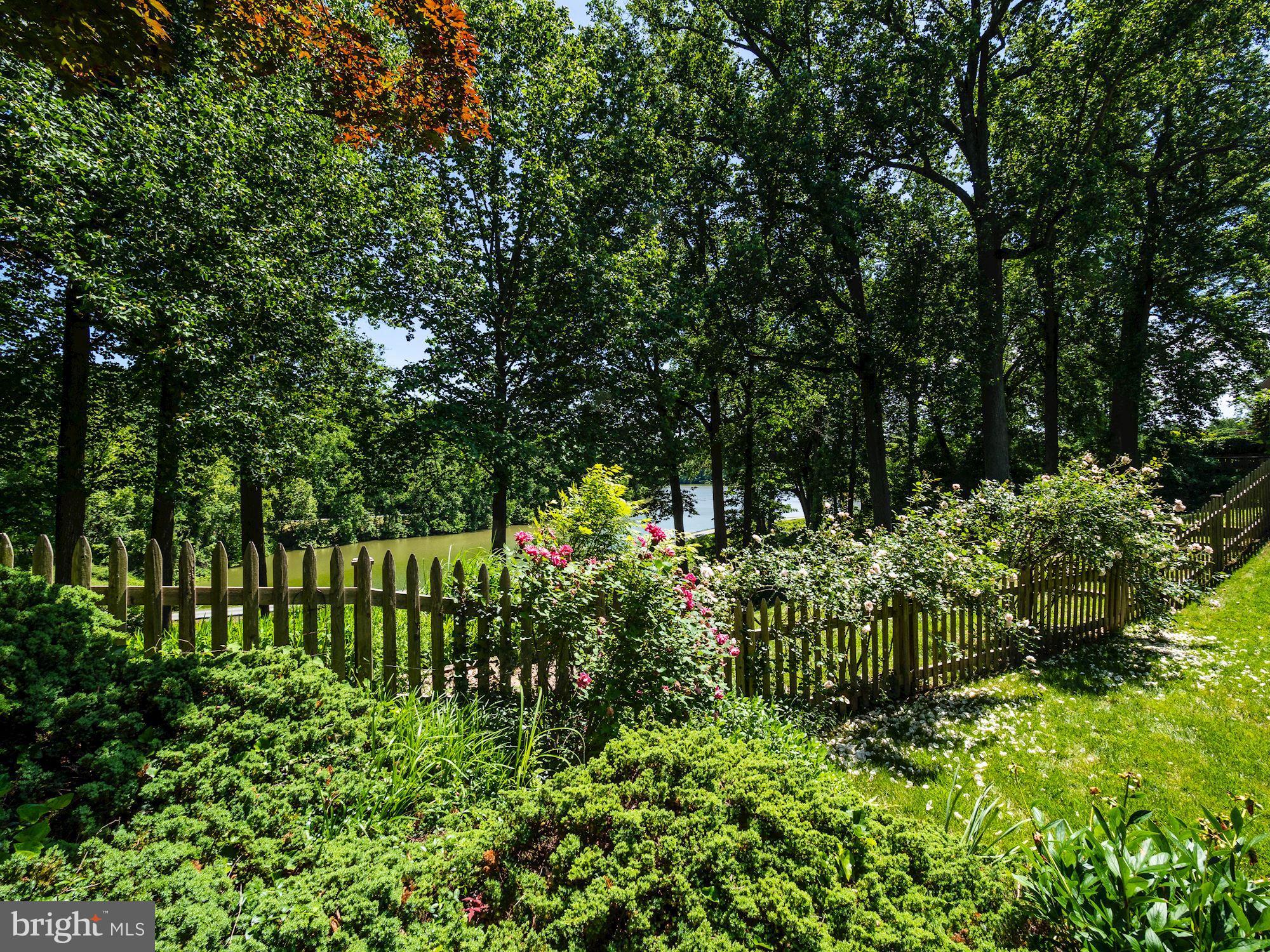 OVERLOOK AT LEISURE WORLD - Residential